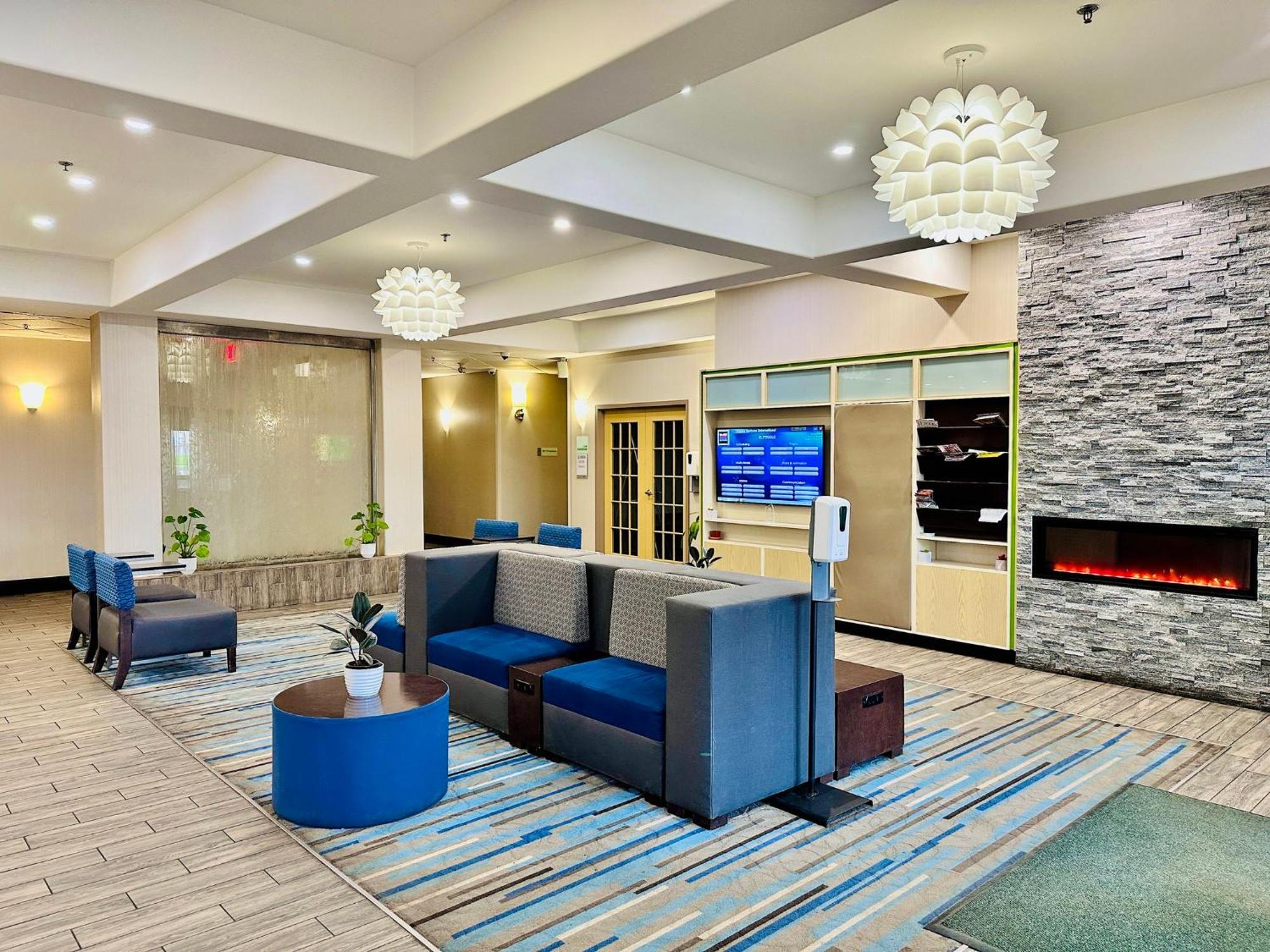 Holiday Inn Hotel & Suites Regina By Ihg Екстериор снимка
