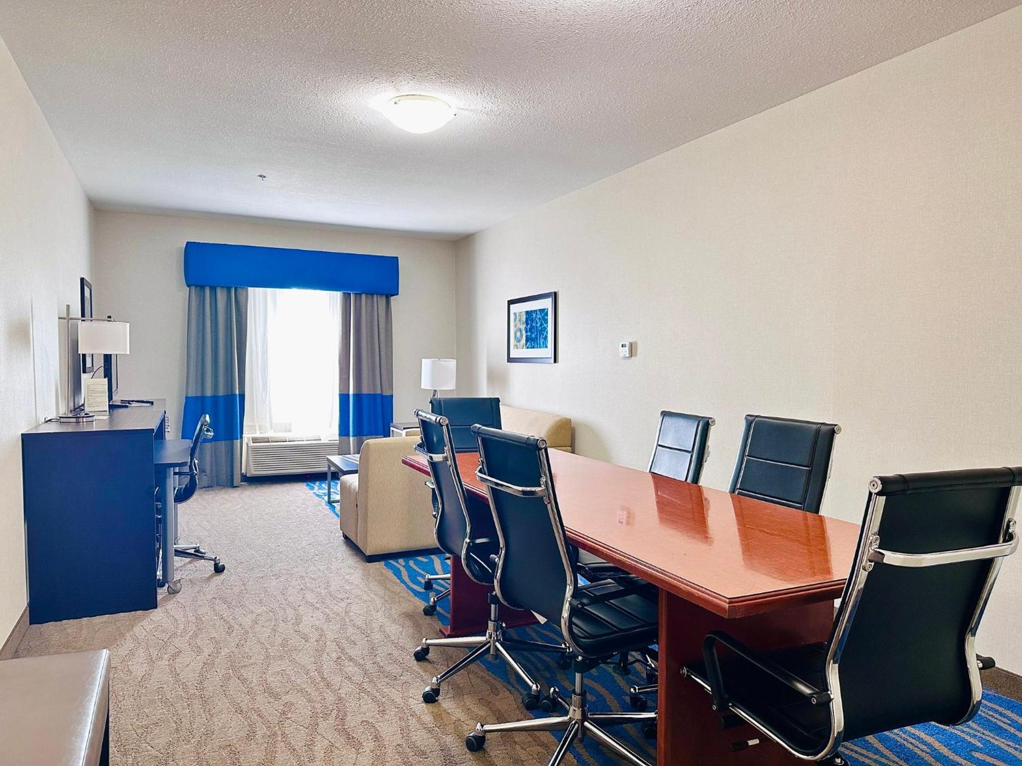 Holiday Inn Hotel & Suites Regina By Ihg Екстериор снимка